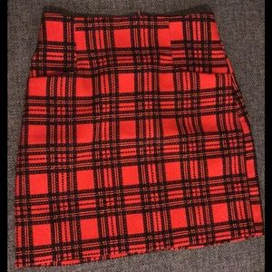 Gianni Bini red plaid skirt w/ pockets